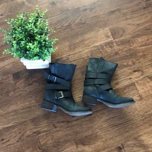 Steve Madden Brewzzer Moto boots